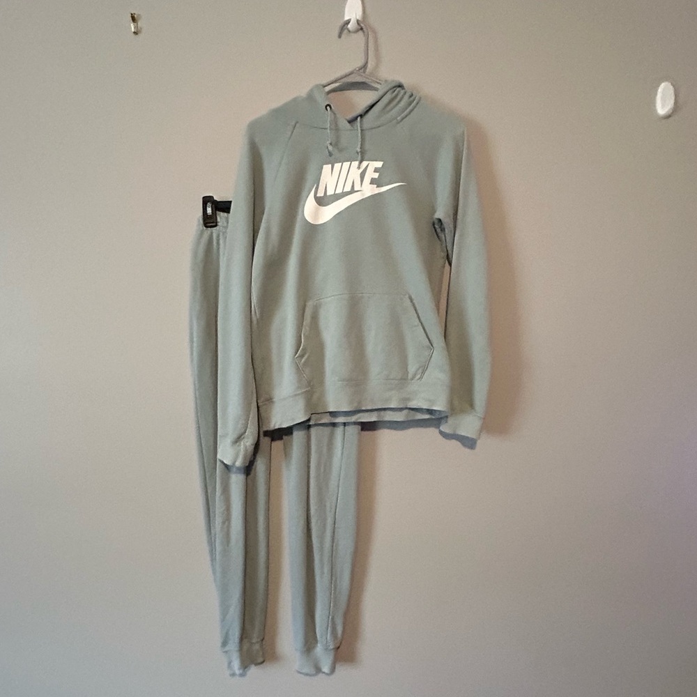 Nike Women’s XS Soft Blue Tracksuit Hoodie Set Casual Athletic